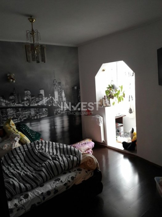  Apartament 3 camere, decomandat, CUG - 1