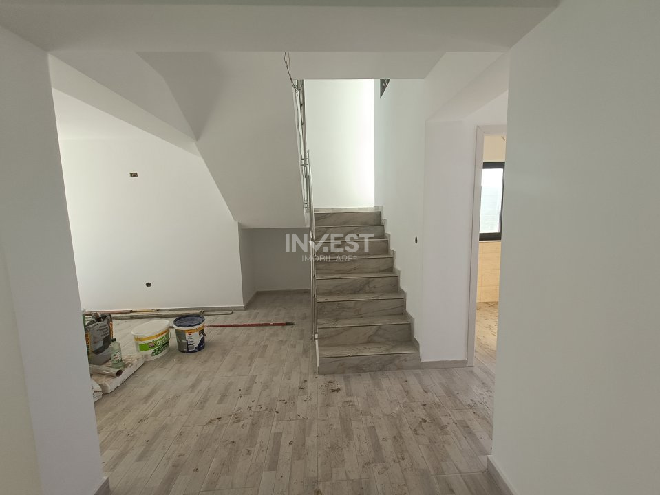 Casa cu 4 camere, incalzire pardoseala. Rediu - 3km de Rond Pacurari - 3