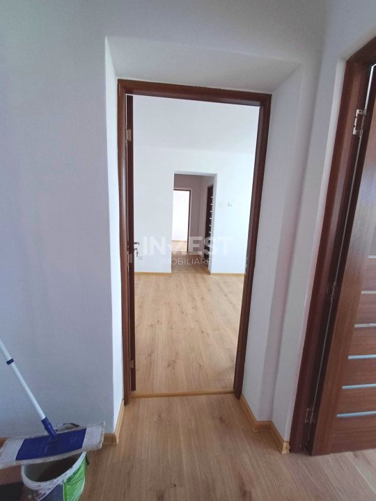Apartament 3 camere - Podu Roș, Splai Bahlui - 76.500 euro - 5