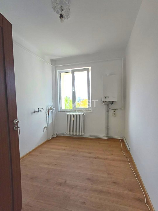 Apartament 3 camere - Podu Roș, Splai Bahlui - 76.500 euro - 10