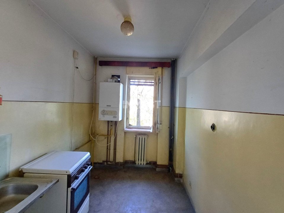 Apartament 3 camere decomandat - etaj 2 - Bulevardul Socola  - 9
