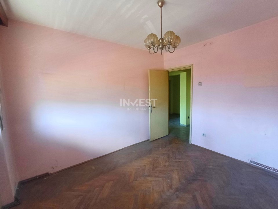 Apartament 3 camere decomandat - etaj 2 - Bulevardul Socola  - 11