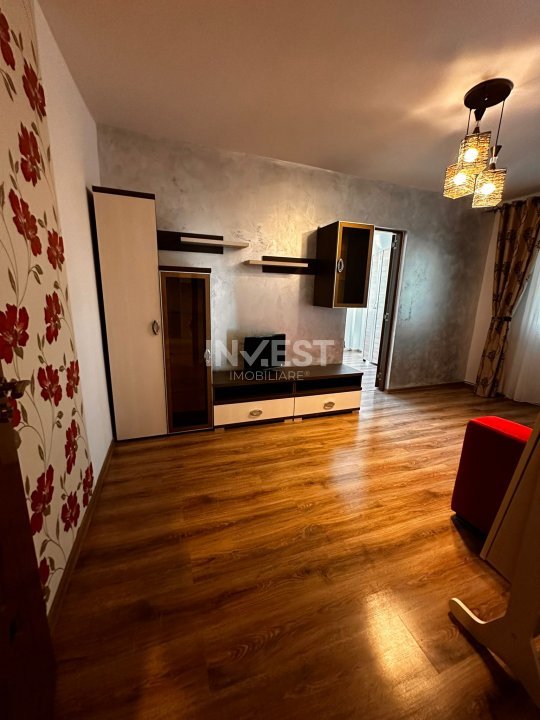 Alexandru -2 camere renovat,etaj 1 - 2