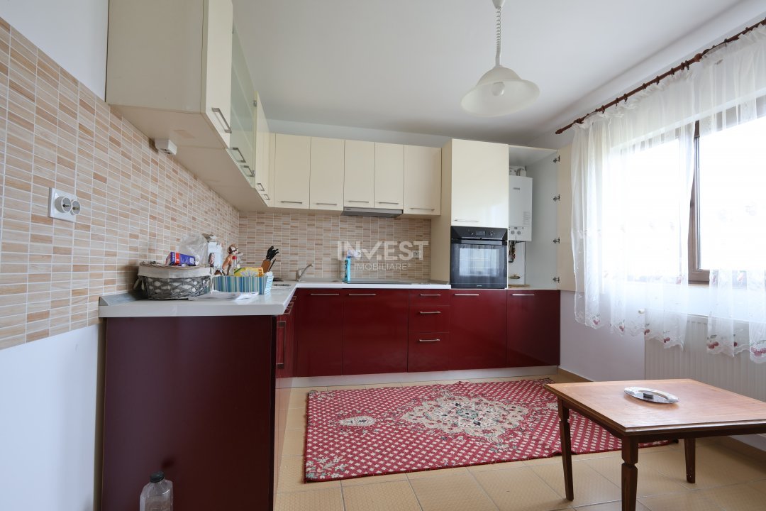 Casă de vânzare în Rediu – Spațiu Generos pentru Două Familii - 6