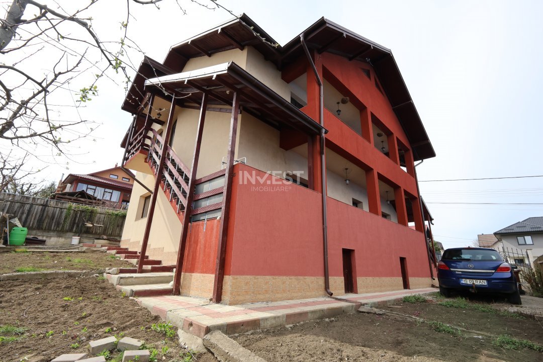 Casă de vânzare în Rediu – Spațiu Generos pentru Două Familii - 15