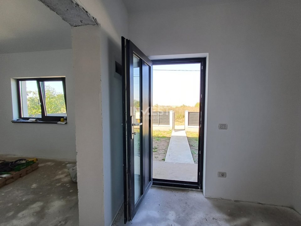 Casa 4 camere , beci , Miroslava-Vorovesti - 9