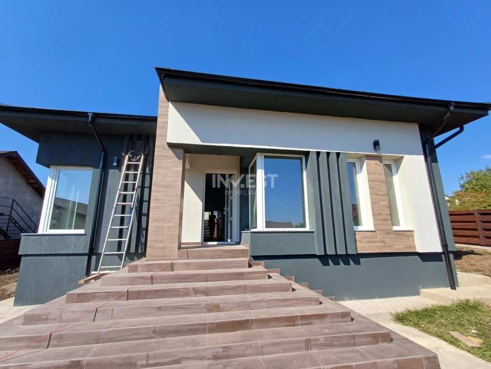 Casă de vânzare în MIROSLAVA , 4 camere - 2