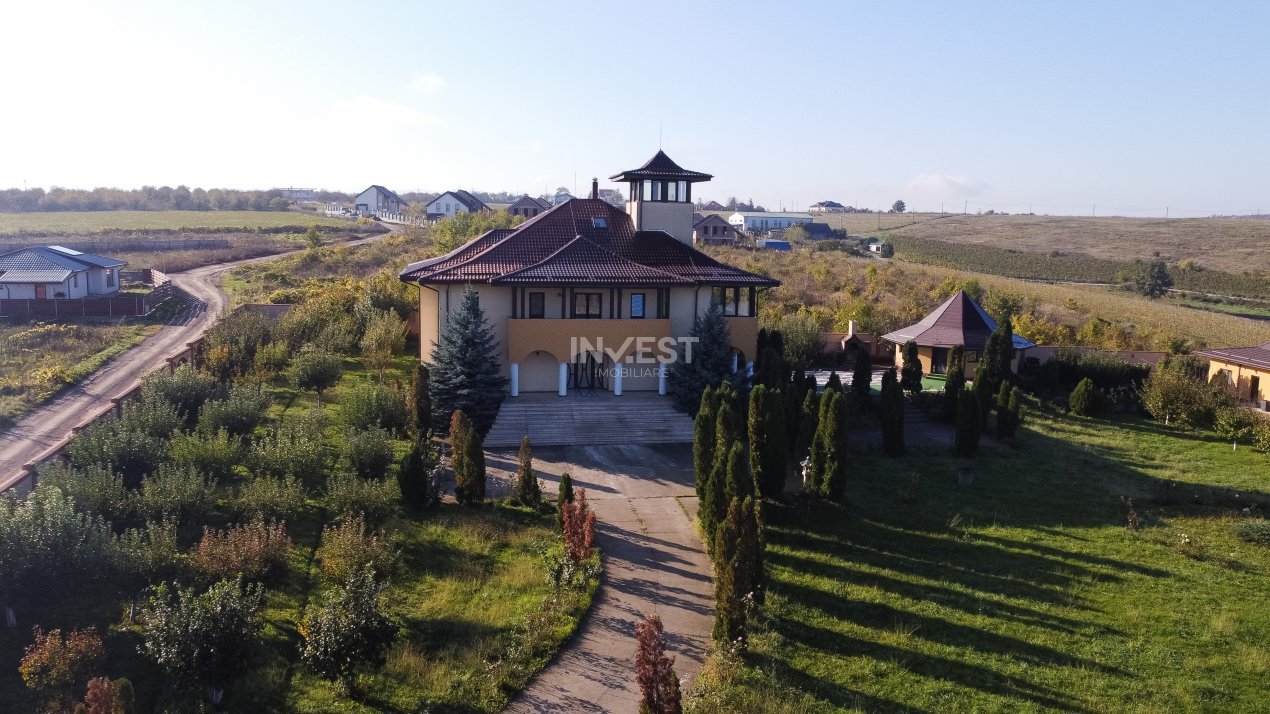Proprietate Unică de Vânzare în Vișani, Iași – Reședință și Investiție Turistică - 2