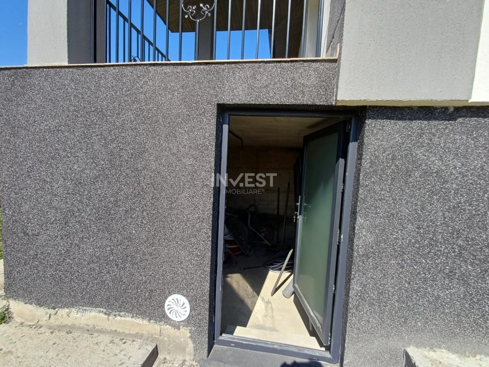 Casă cu 4 camere, 2 băi, beci spațios și 400 mp teren - 6