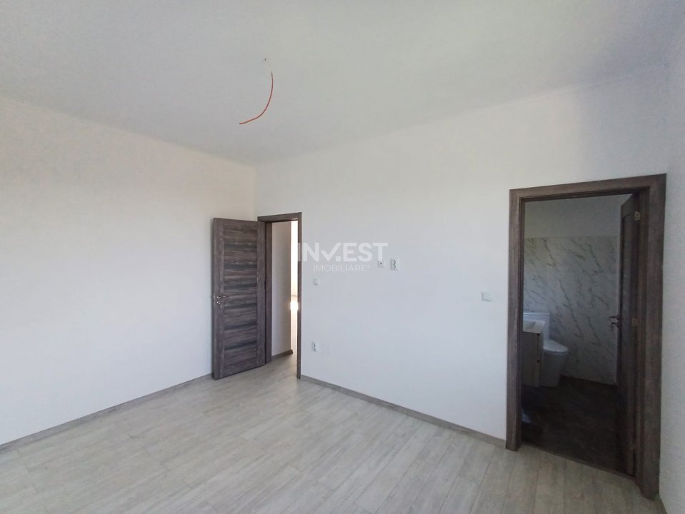 Casă cu 4 camere, 2 băi, beci spațios și 400 mp teren - 9