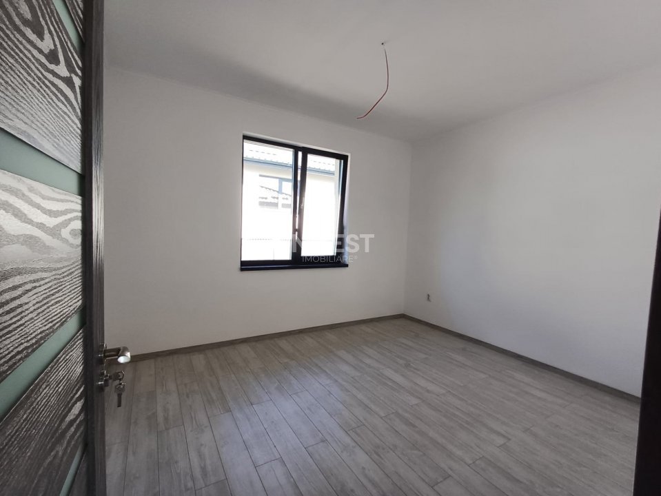 Casă cu 4 camere, 2 băi, beci spațios și 400 mp teren - 10