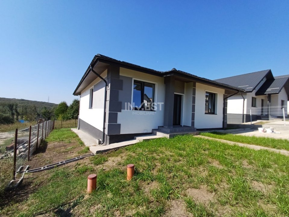 Casă cu 4 camere, 2 băi, beci spațios și 400 mp teren - 11