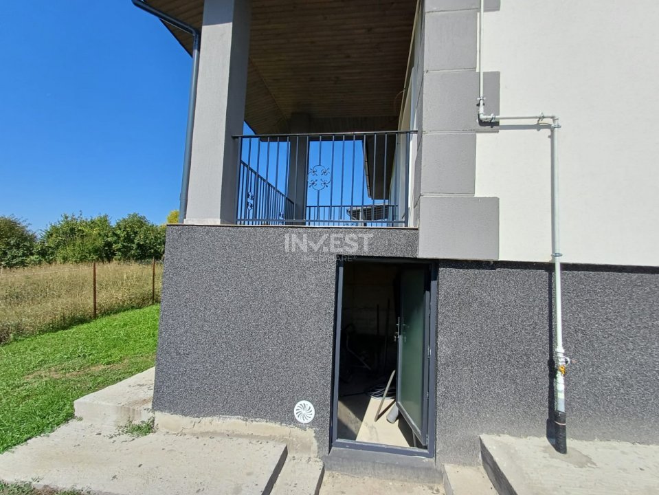 Casă cu 4 camere, 2 băi, beci spațios și 400 mp teren - 18