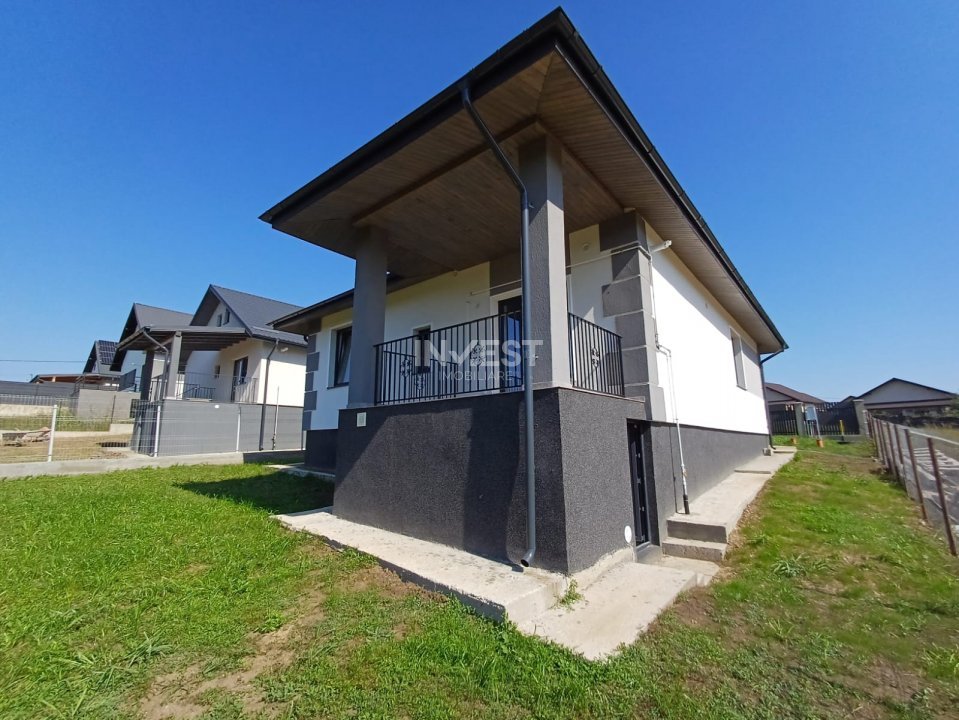 Casă cu 4 camere, 2 băi, beci spațios și 400 mp teren - 5
