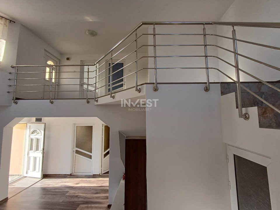 CASA CU 4 CAMERE IN VOINESTI , 825MP DE TEREN  - 10