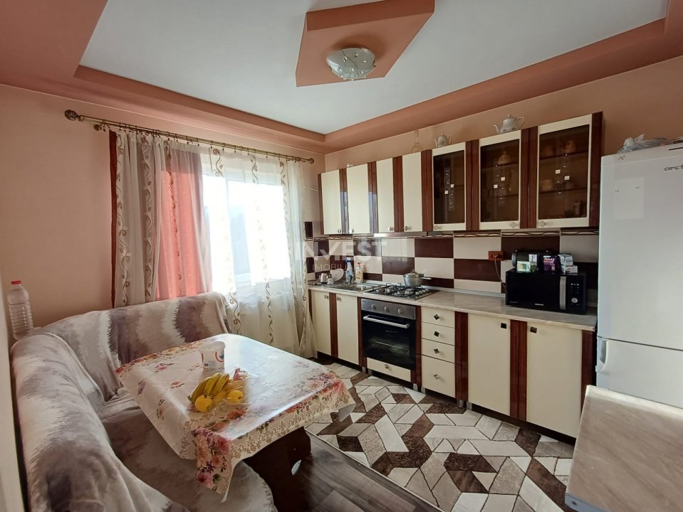 CASA CU 4 CAMERE IN VOINESTI , 825MP DE TEREN  - 20