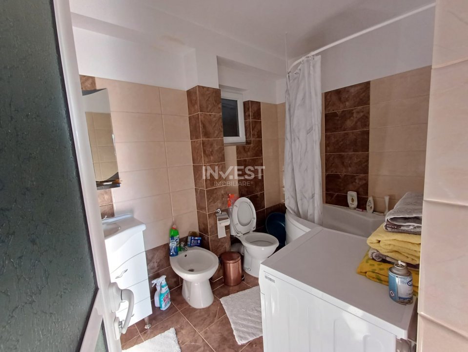 CASA CU 4 CAMERE IN VOINESTI , 825MP DE TEREN  - 21