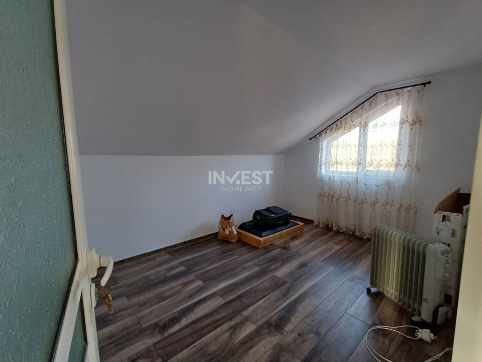 CASA CU 4 CAMERE IN VOINESTI , 825MP DE TEREN  - 24