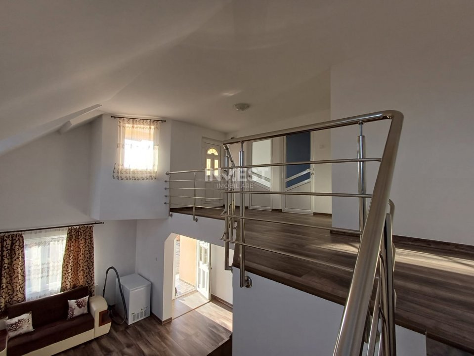 CASA CU 4 CAMERE IN VOINESTI , 825MP DE TEREN  - 25