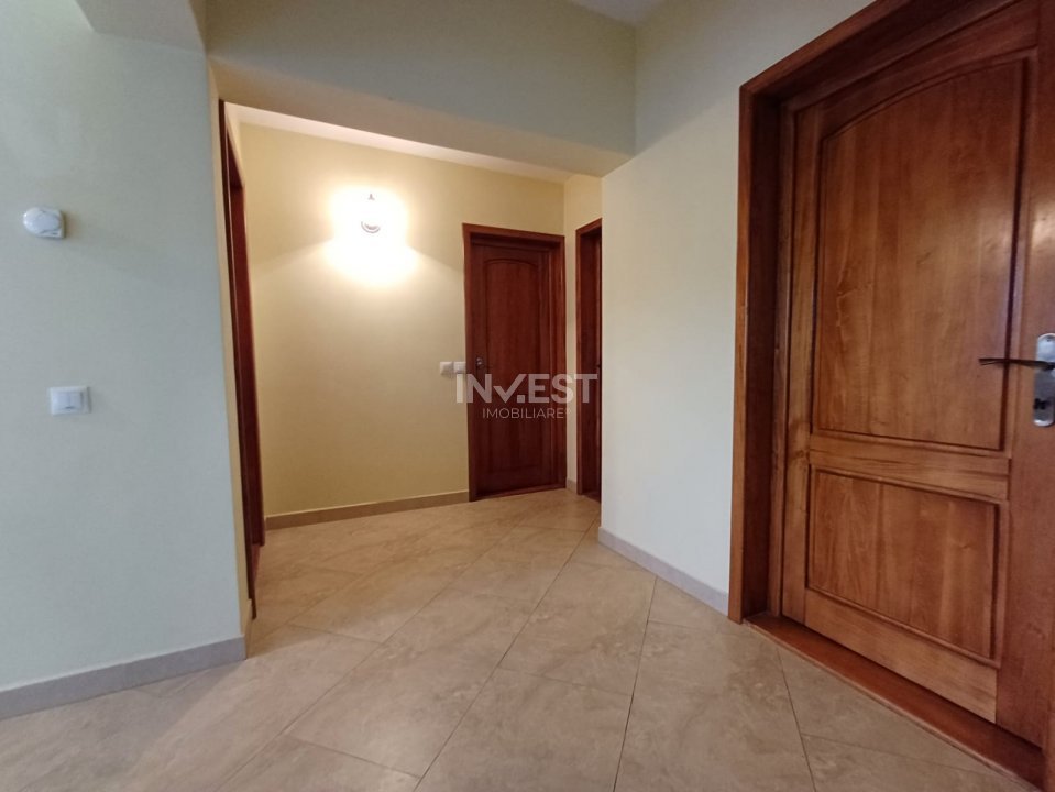 Vila cu  7 camere in Galata  cu toate utilitatile si  1200 mp de teren - 7