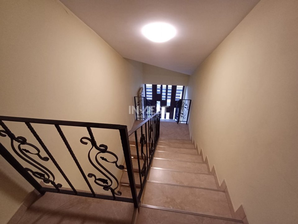 Vila cu  7 camere in Galata  cu toate utilitatile si  1200 mp de teren - 21