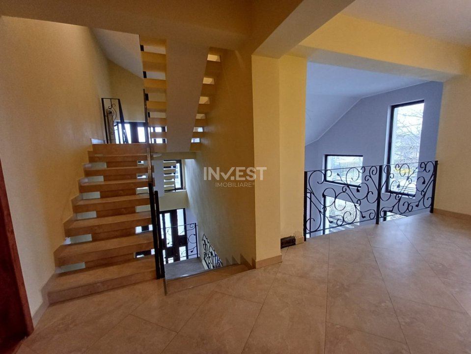 Vila cu  7 camere in Galata  cu toate utilitatile si  1200 mp de teren - 31