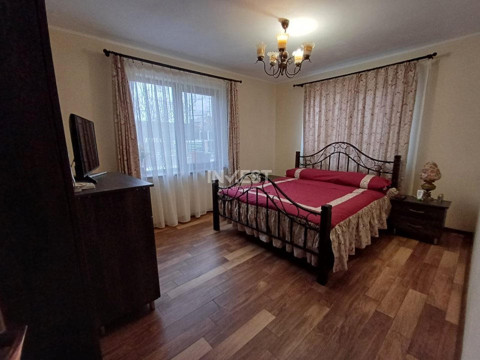 Vila cu  7 camere in Galata  cu toate utilitatile si  1200 mp de teren - 32
