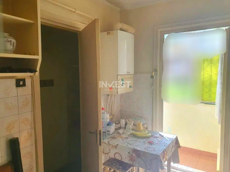Apartament 3 camere - spațiu comercial - Central, Podu Roș - 2