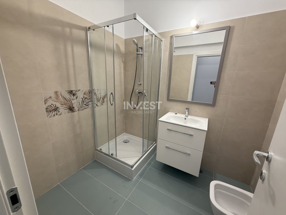 *UNIREA TOWERS* APARTAMENT 3 CAMERE - DECOMANDAT - 20
