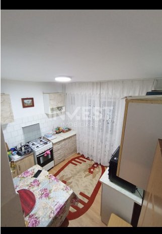 Apartament 3 Camere, etaj 1, zona Nicolina 1  - 5