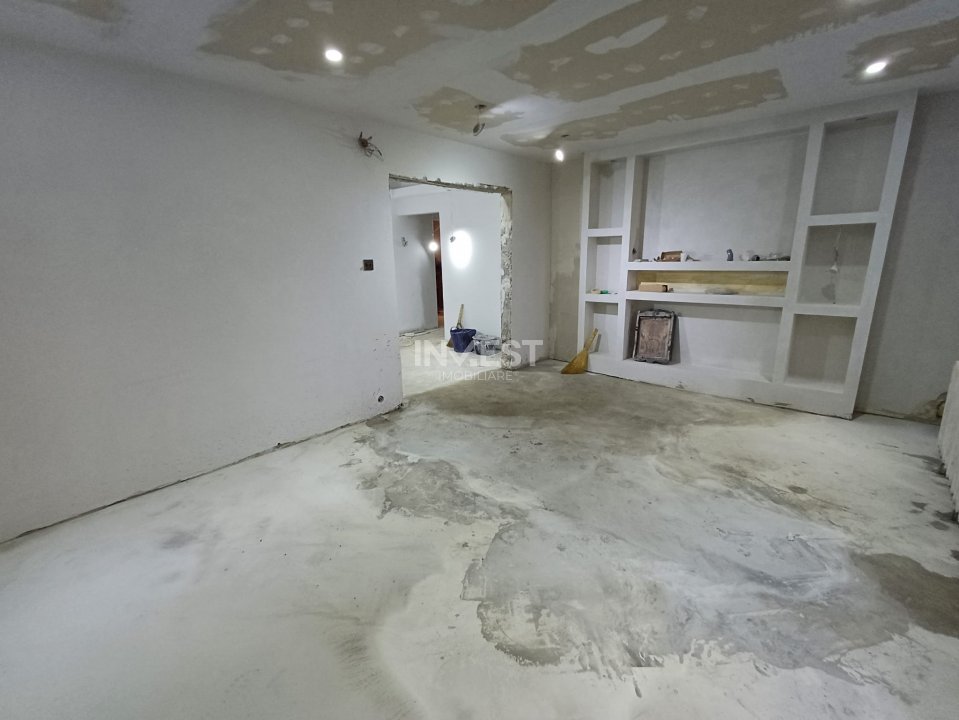 Zimbru - Apartament 3 camere decomandat cu 2 bai  - 2