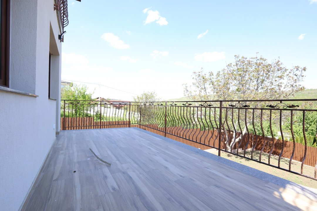 Vilă finalizată, disponibilă cu 600 sau 1000 mp teren, Rediu, IASI - 9