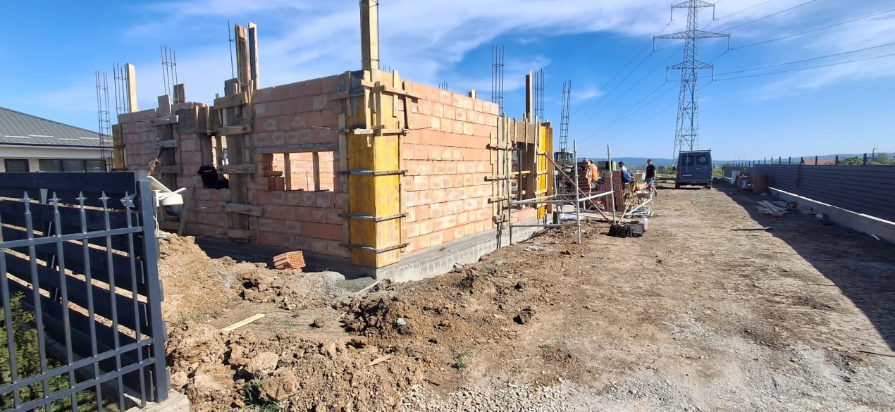 CASA MIROSLAVA , 4 CAMERE , PLACA DE BETON PESTE ETAJ  - 6