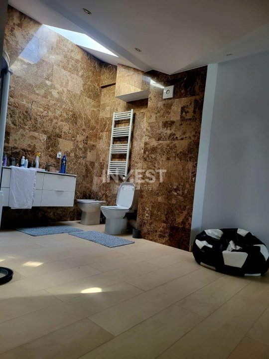 Apartament cu 3 camere , zona Visoianu , tip duplex - 16