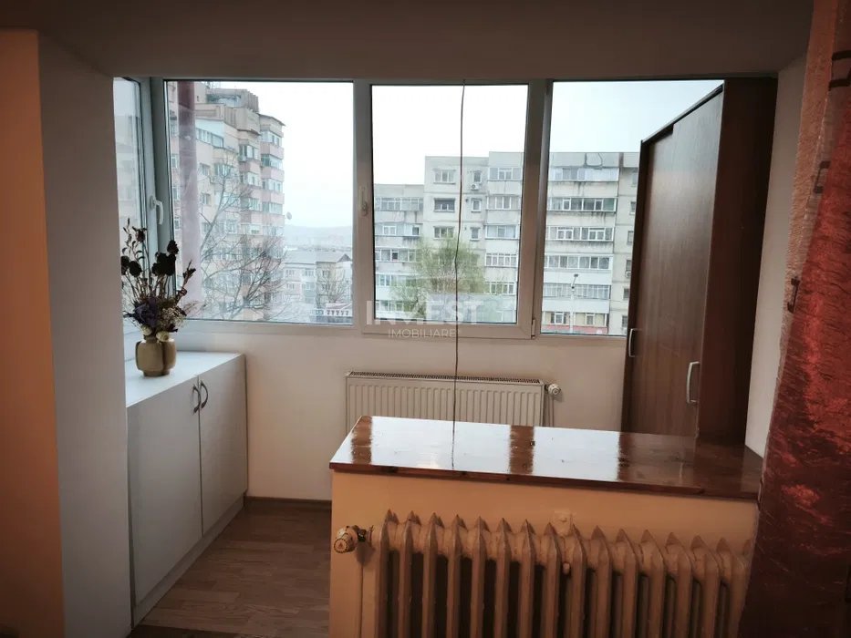 Apartament 2 camere, decomandat, Nicolina, etaj intermediar - 7