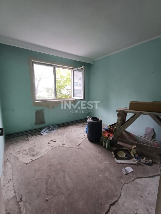 Zimbru- Apartamrnt 3 camere, etaj 1 - 74.900 euro  - 5