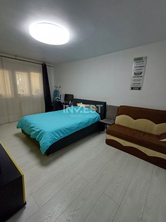 Dacia- Apartament 3 camere decomandat, etaj intermediar - 2