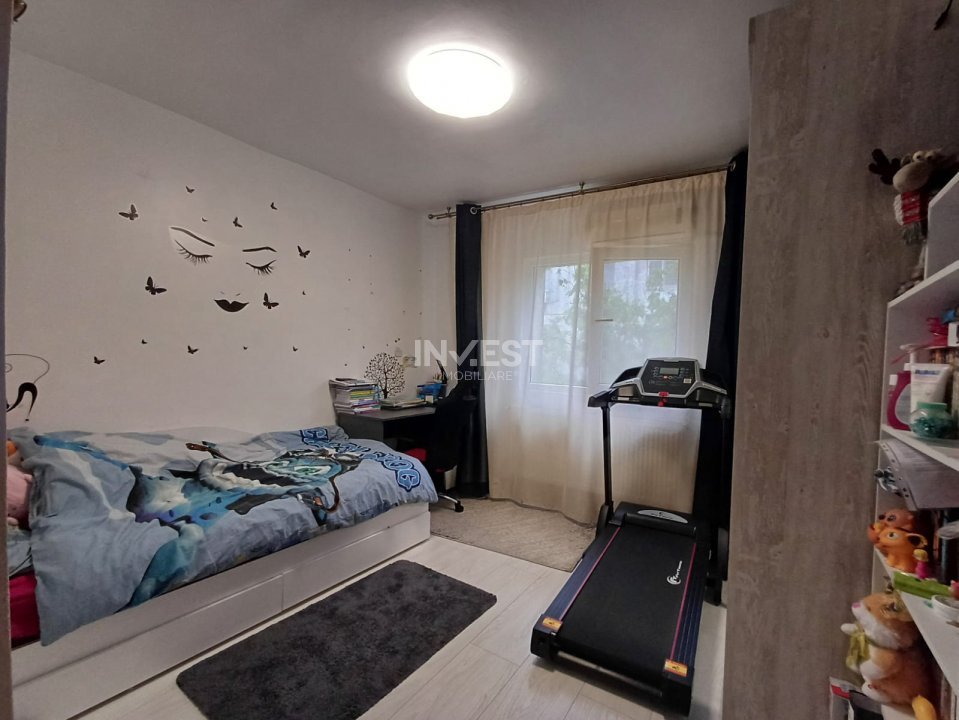 Dacia- Apartament 3 camere decomandat, etaj intermediar - 4