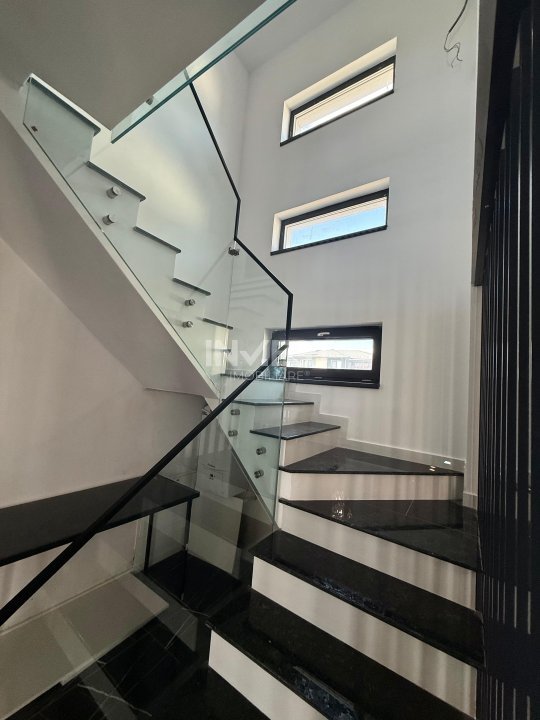 Vilă de vânzare cu design deosebit în cartierul Bucium - 15