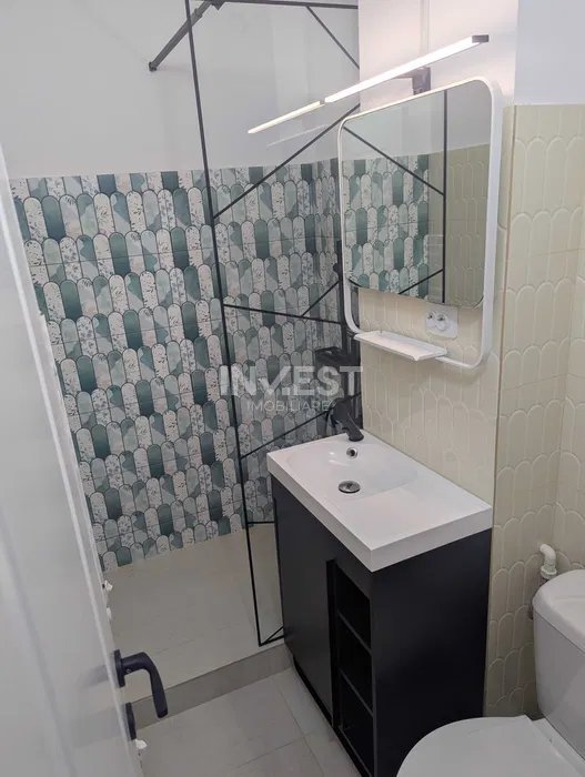 Apartament cu 3 camere de vanzare in zona Zimbru- Renovat  - 2