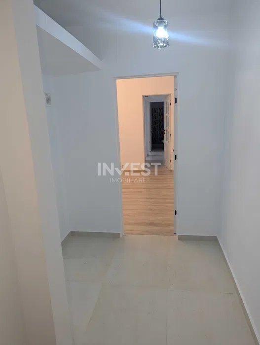Apartament cu 3 camere de vanzare in zona Zimbru- Renovat  - 7