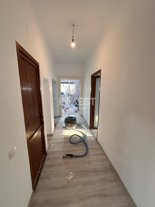 CENTRU- apartament 5 camere  etajul 1  - 9