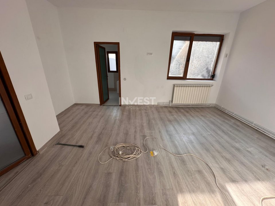 CENTRU- apartament 5 camere  etajul 1  - 13