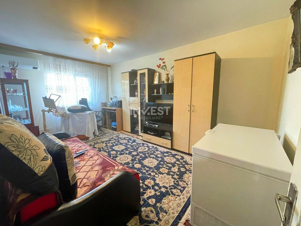 Apartament 3 camere decomandat-Pod de Fier-etaj 2