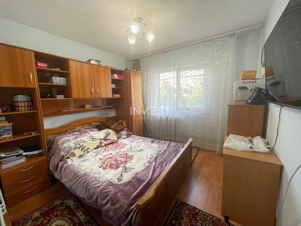 Apartament 3 camere decomandat-Pod de Fier-etaj 2 - 2