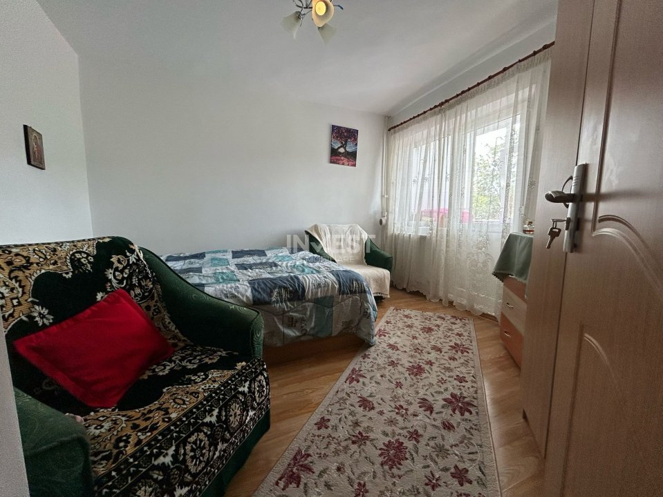 Apartament 2 camere, decomandat, Nicolina, etaj intermediar - 2