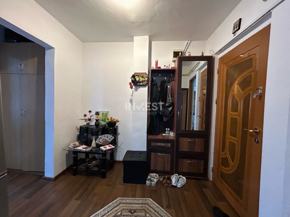 Apartament 2 camere, decomandat, Nicolina, etaj intermediar - 5