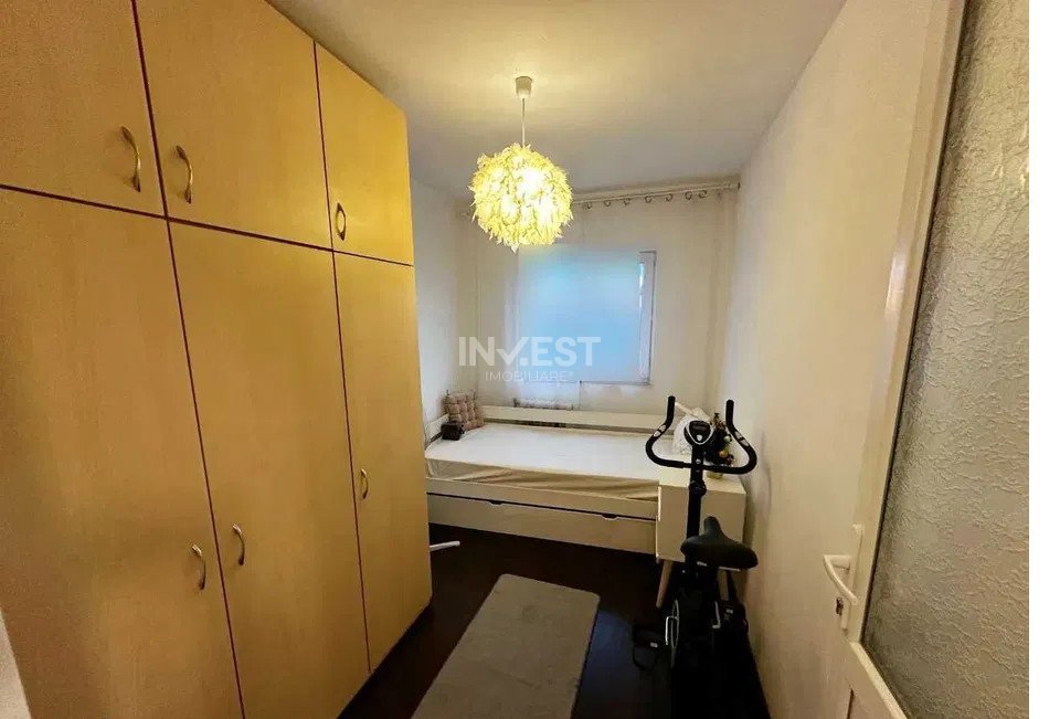 Apartament de vanzare cu 3 camere in Alexandru cel Bun  - 2