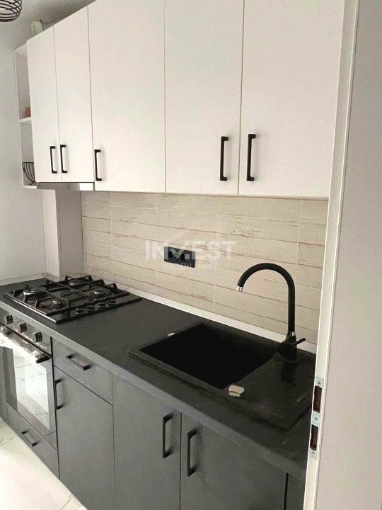 Apartament 2 camere renovat complet - etaj 3 - Podu Roș  - 9
