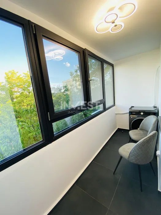 Apartament 2 camere, decomandat, Nicolina, etaj intermediar 3/4 - 4